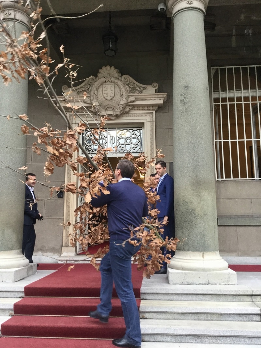 Vučića napali zbog badnjaka!