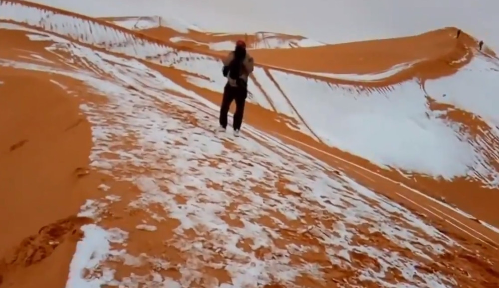 Snežna oluja pogodila Saharu! (FOTO)