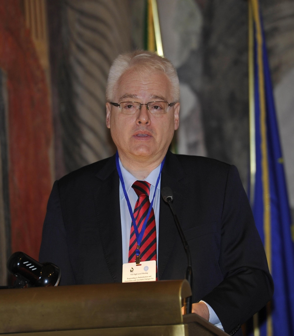 Josipović: Voleo bih da Vučić dođe u Zagreb