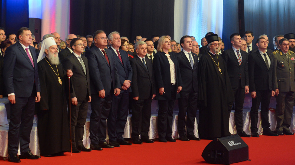 Irinej: Blagodarimo gospodu na Vučiću