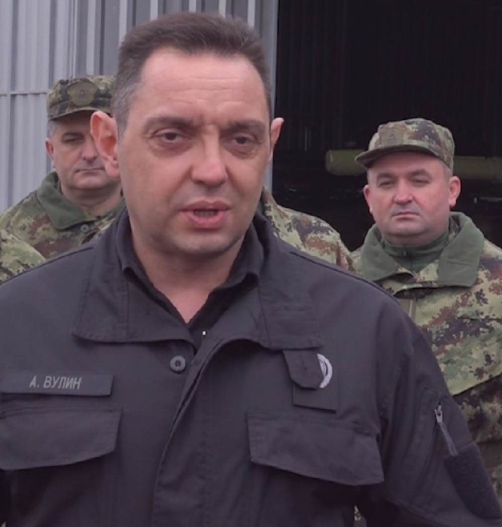 Vulin: Povređeni pilot bolje, saučešće porodici Kaloci