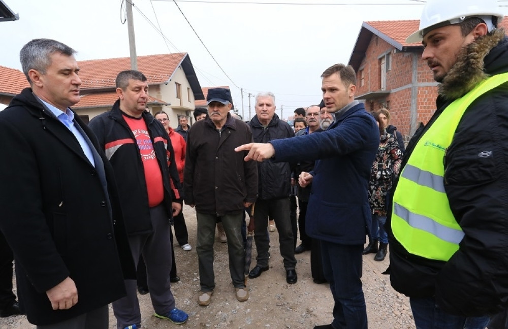 Siniša Mali: U Zemunu asfaltirano 160 ulica (FOTO)