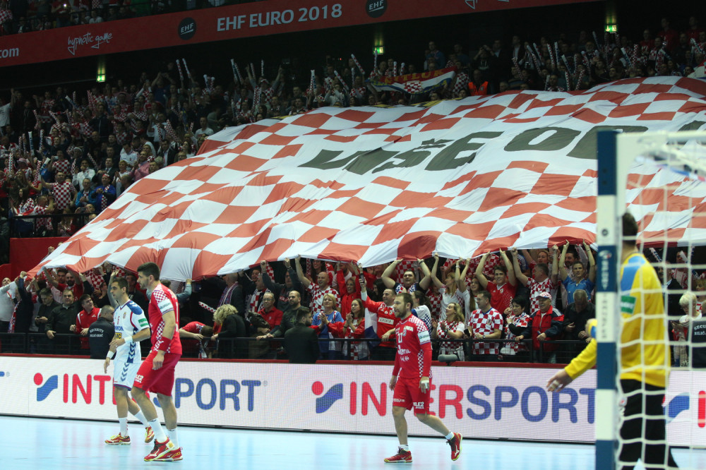 "Vratite nam uslugu i pošaljite nas u polufinale!"