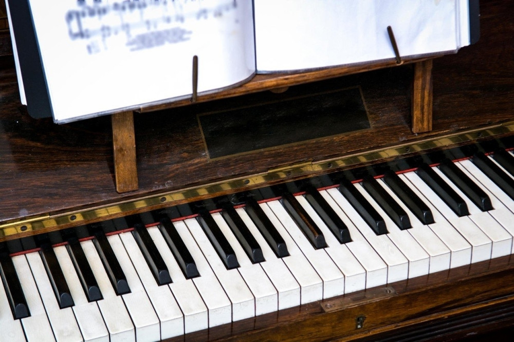 Naučite da svirate klavir za 10 časova!