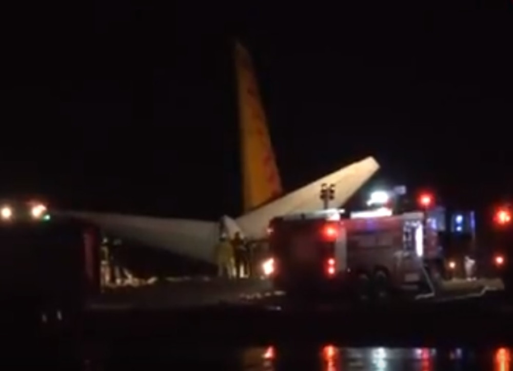 Avion sa 162 putnika sleteo sa piste!