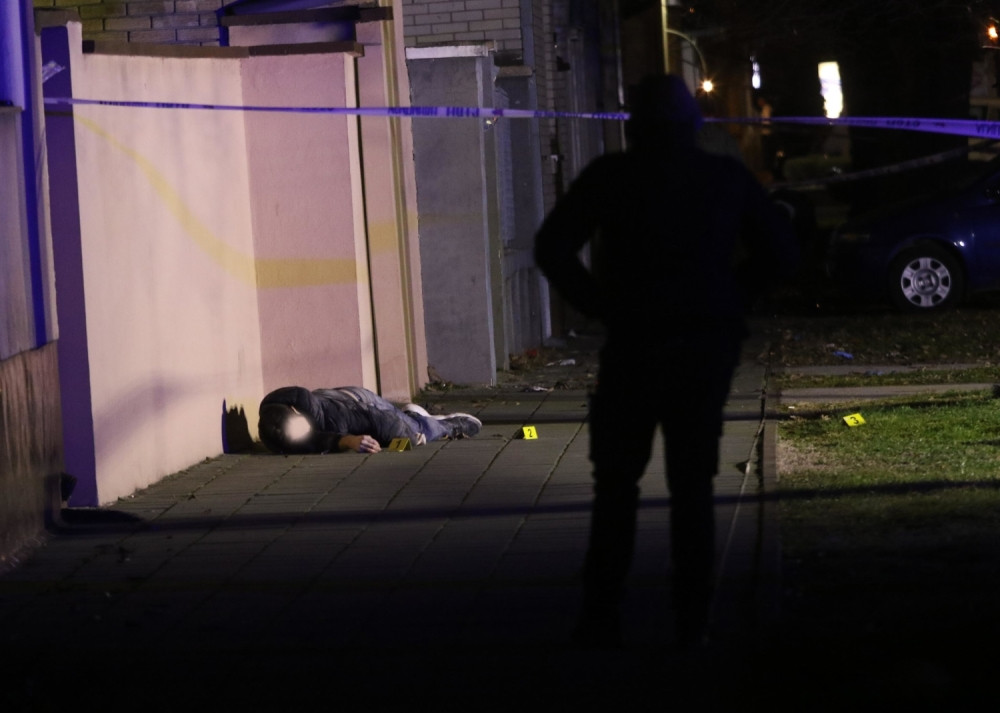 Radović sav krvav i samo u gaćama tražio spas!