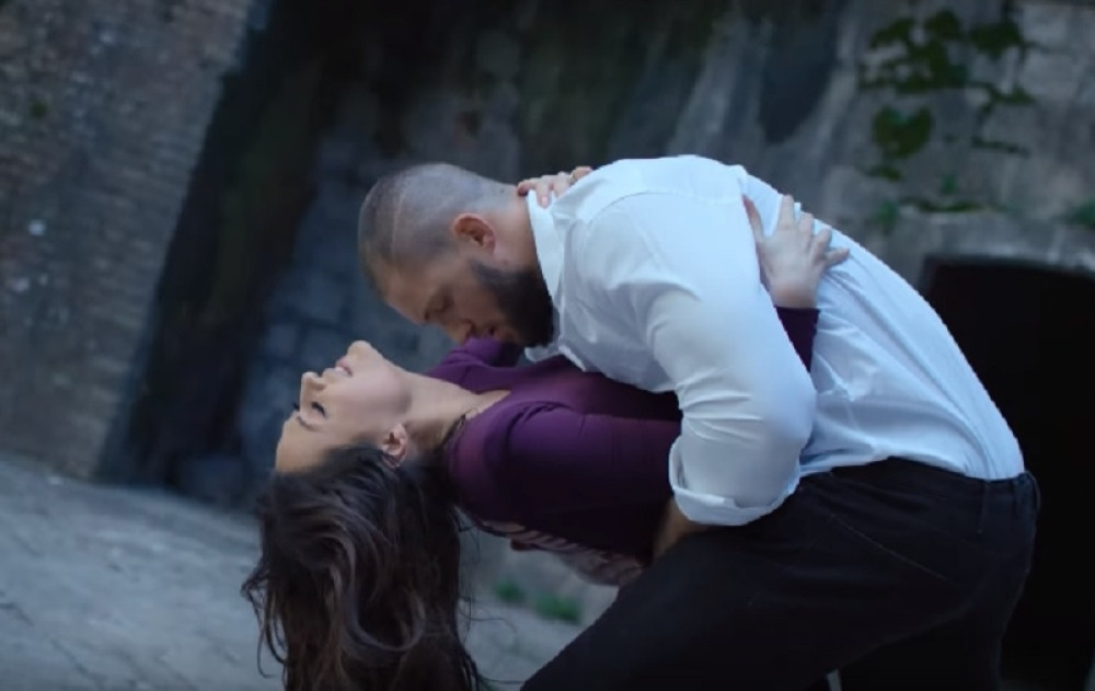 Nećete verovati koji slavni pevač ostavlja komentare Cecinom manekenu!