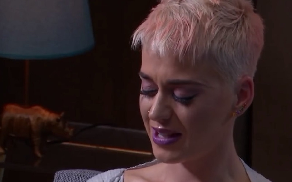 Slavna pevačica priznala da je žrtva društvenih mreža!