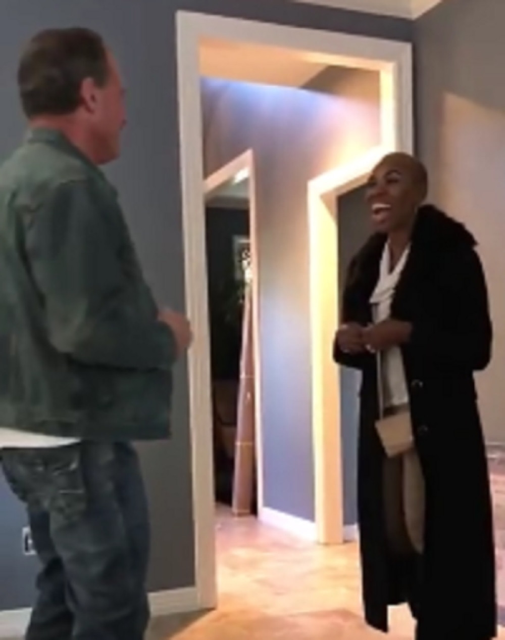 Nosila je dredove 20 godina, a onda se ošišala na ćelavo