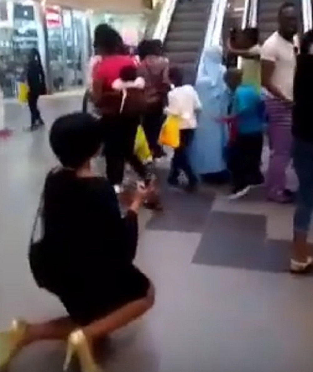 Devojka zaprosila dečka, usledilo je "iznenađenje"