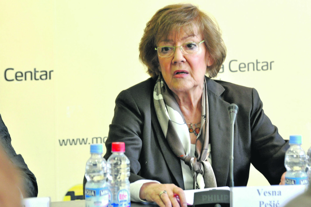 Vređala i pljuvala Sergeja Trifunovića, a sada ga bodri