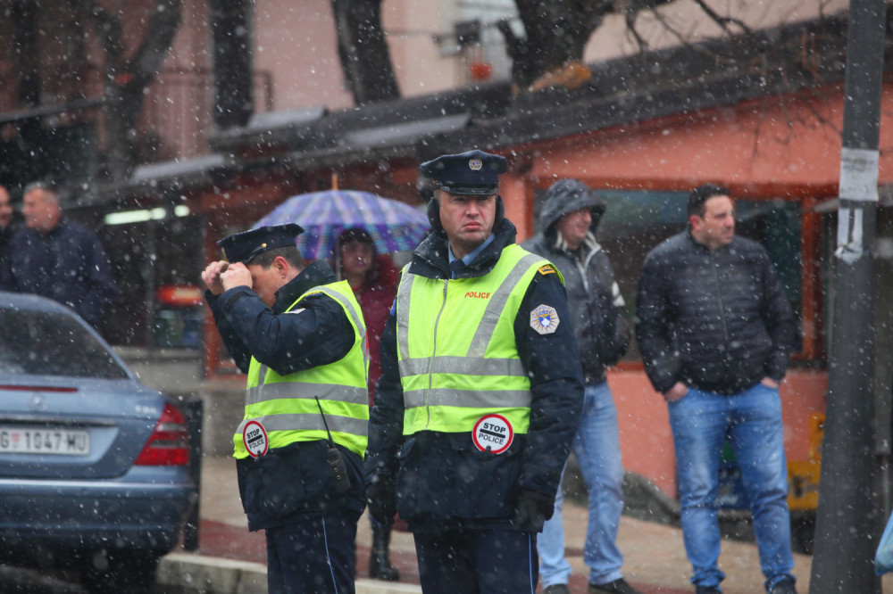Ponavlja se zloglasni šiptarski scenario, ponovo proteruju naše građane sa Kosova!