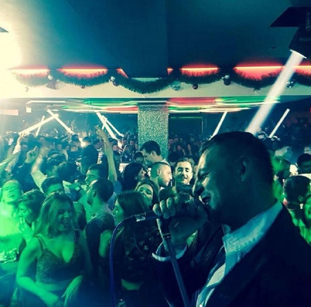 Poznati pevač uhapšen zbog prebrze vožnje!