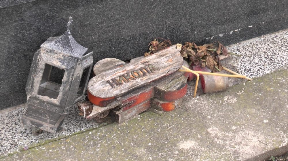 Lomili, rušili i uništavali sve odreda