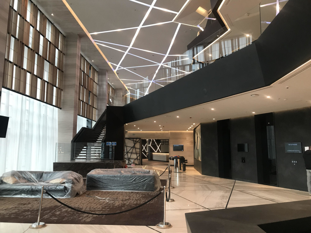 Aktivirali se požarni alarmi u beogradskom "Hiltonu", na lice mesta odmah STIGLI VATROGASCI!