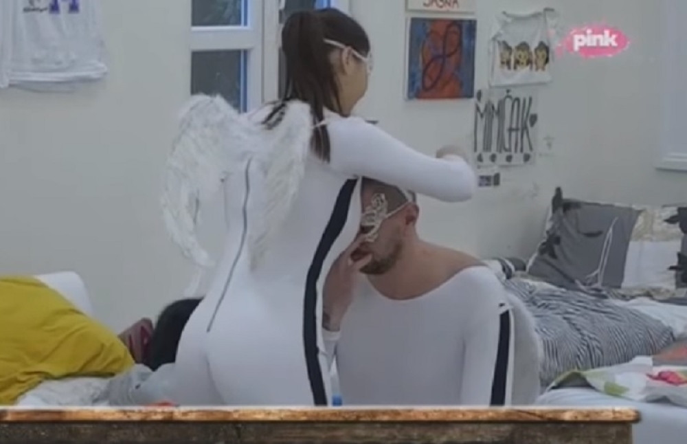 Ana i Janjuš se pipkali po intimnim regijama