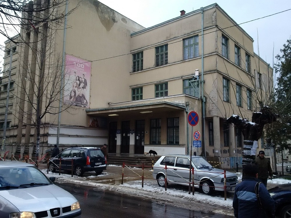 Zbog prokišnjavanja krova obustavljena nastava u dve škole!