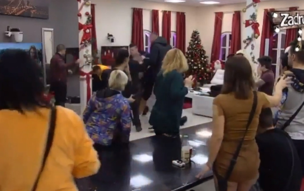 Miki pesnicama udarao Lepog Miću u glavu!