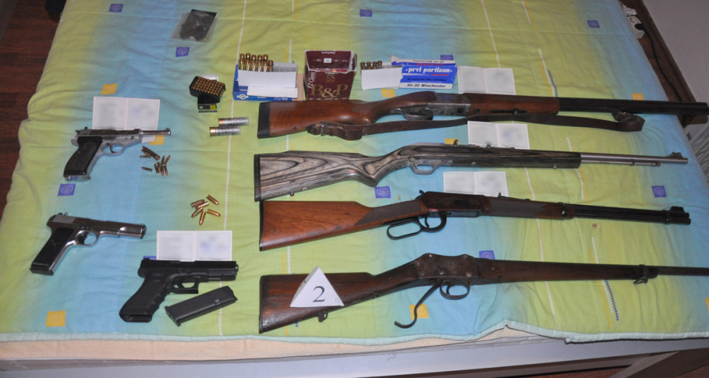 Pohapsili švercere oružja