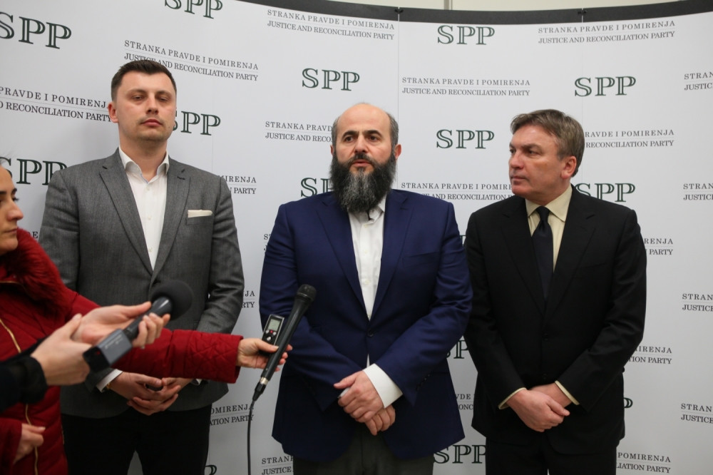 Zukorlić počeo da prikuplja potpise