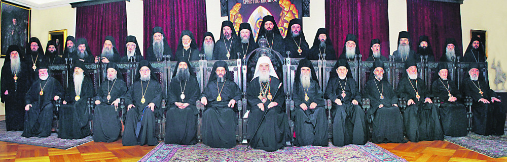 Vladike ne mogu bez „ajfona”!