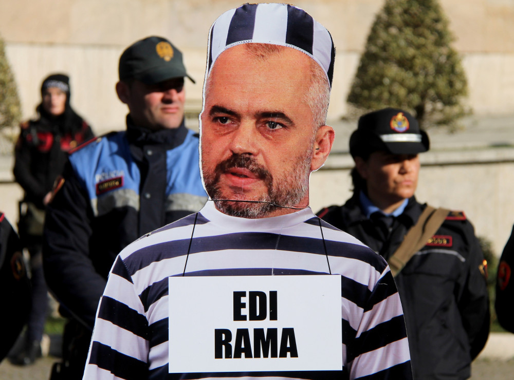 Albanci ustali protiv Edija Rame!