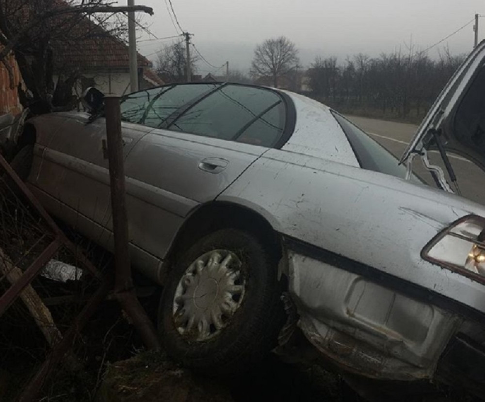 Srpska pevačica doživela saobraćajnu nesreću! (FOTO)