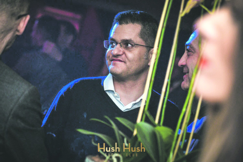 Vuk Jeremić do zore sa starletama