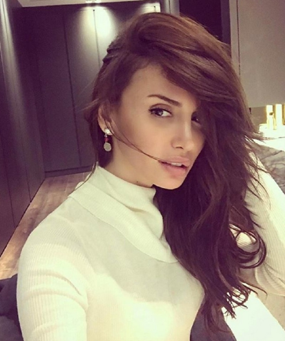 Ova fotografija iz Eminine prošlosti je izazvala buru komentara