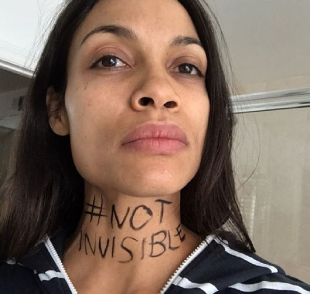 Poznata glumica otkrila da su je silovali u detinjstvu!