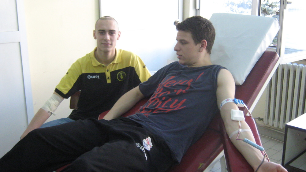Humani Dinamovci danas dobrovoljno dali krv! (FOTO)