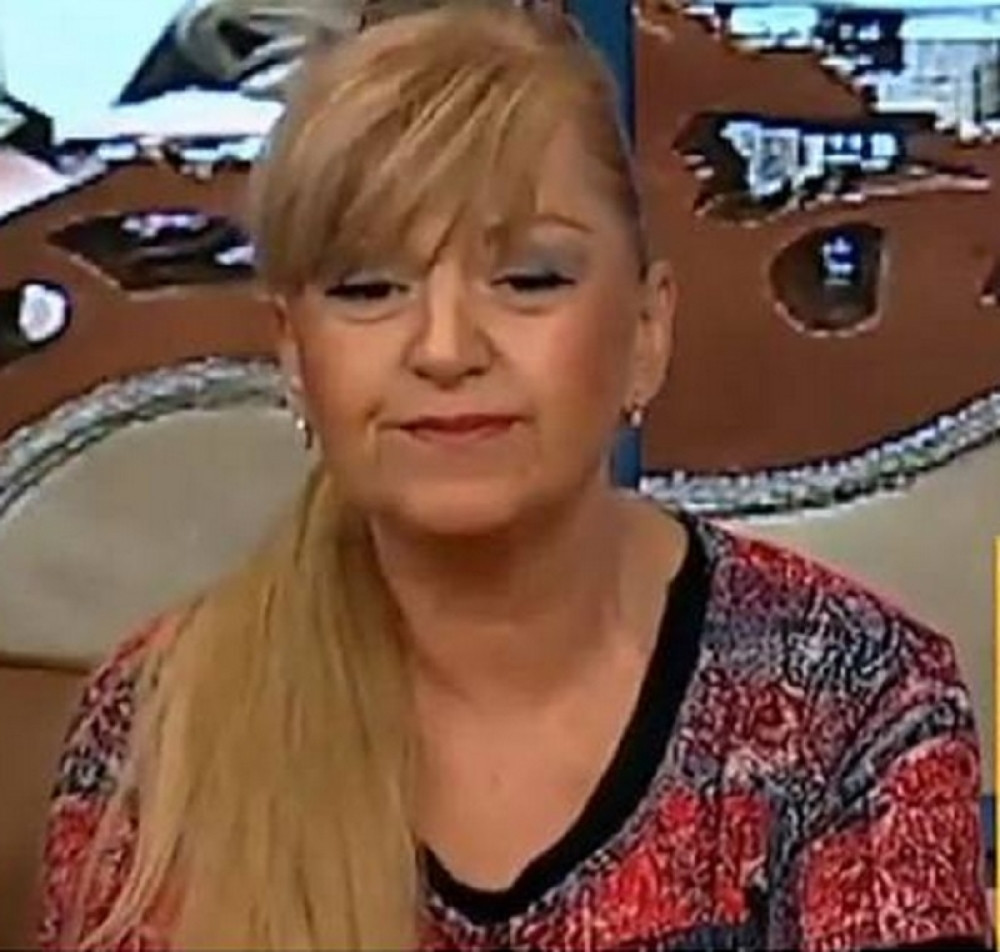 "Donela sam mu pelene, hoćeš ti da ga presvučeš?"