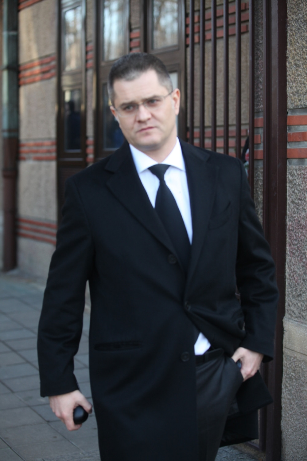 Vuk udario na Belog koji ga je pocepao na predsedničkim izborima!