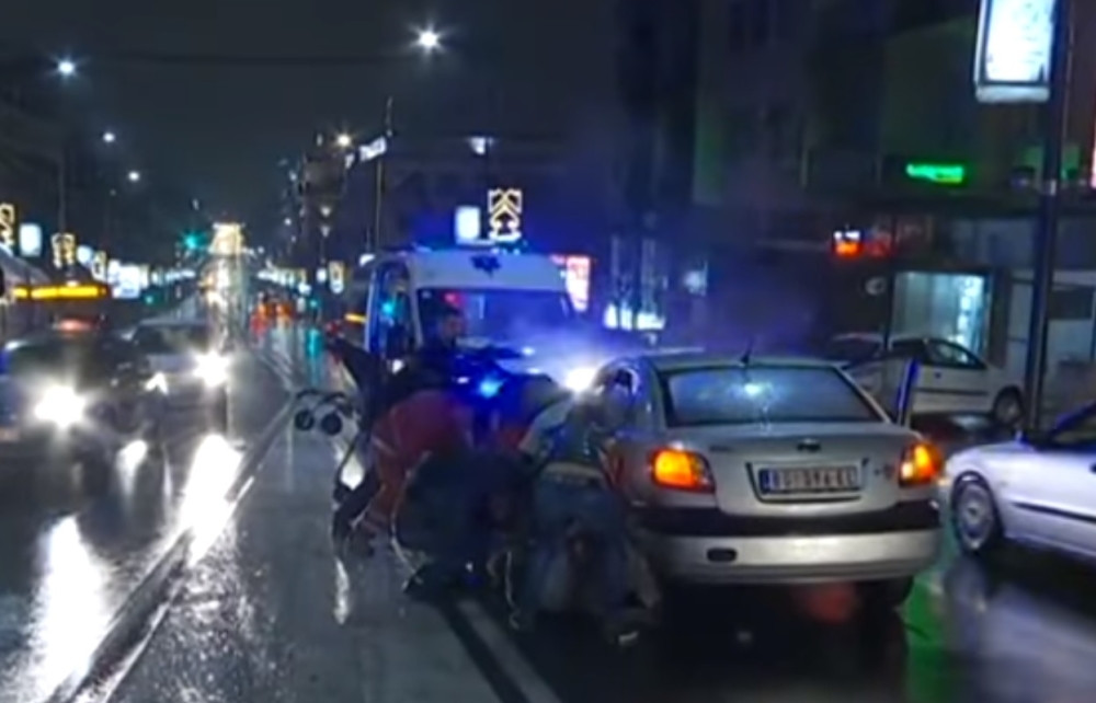 Sudar kamiona, autobusa i automobila, 16 povređenih!