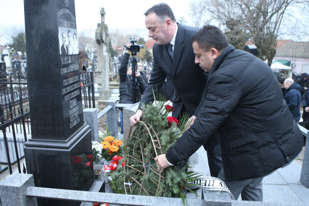 Antić se poklonio grobu legendarnog gradonačelnika!