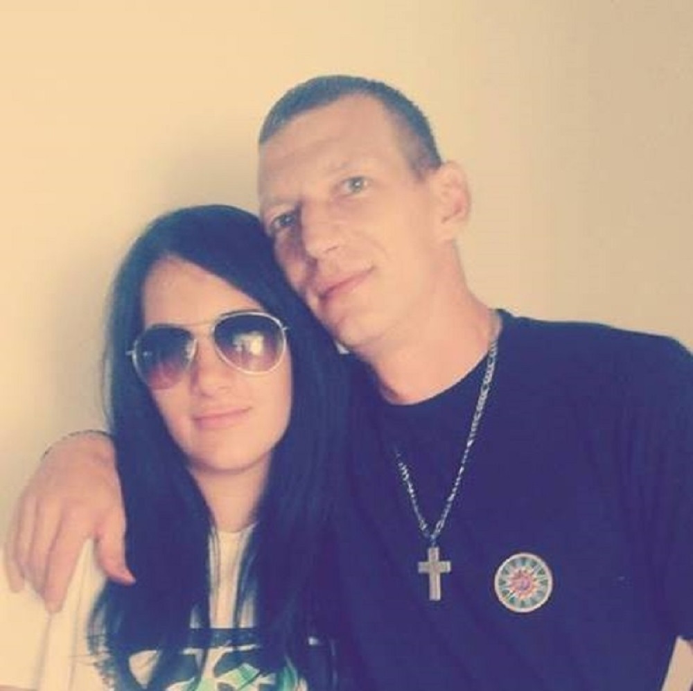 Mladi par sahranjuju u isto vreme