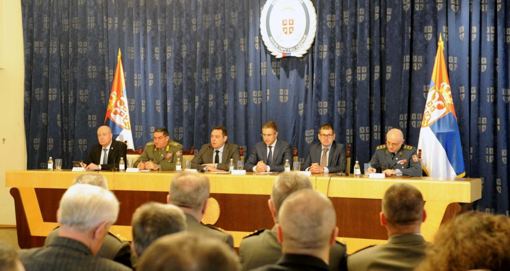 Vulin i Stefanović sa penzionisanim pripadnicima VS