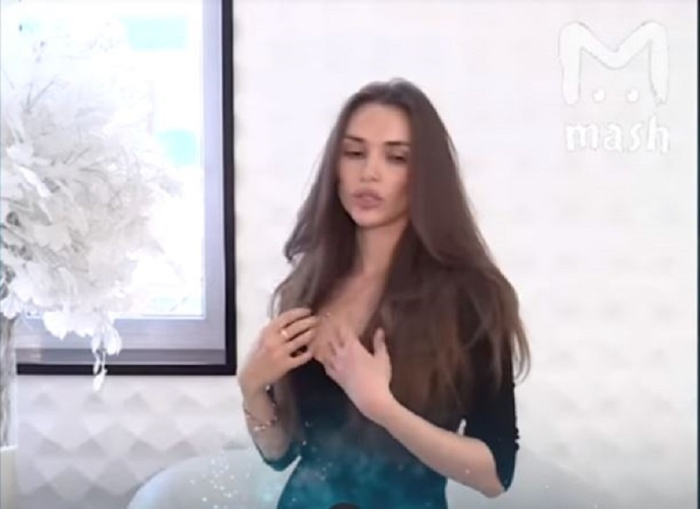 Pogledajte mi grudi, kockaste su! (FOTO)