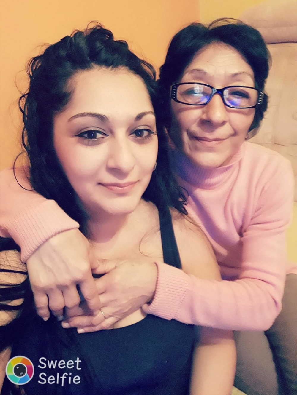 Trudnicu zaklao, tašti zario nož u srce, zapalio ih i gledao kako gore