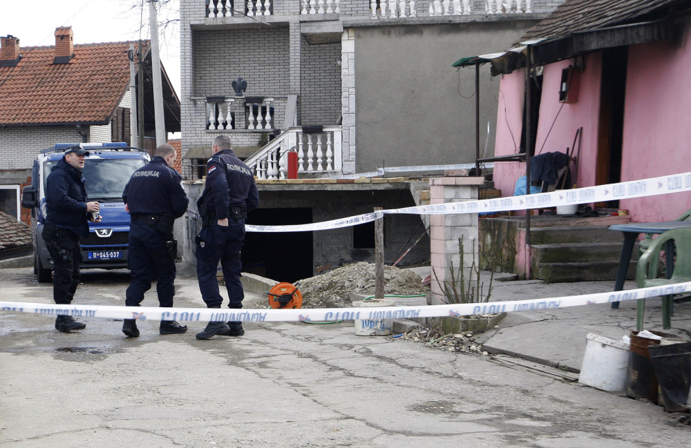 Uzeo sam je u naručje, bila je živa buktinja! SVE JE GORELO!