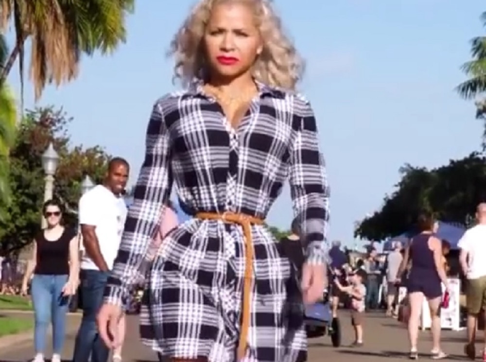 Neprestano je posle porođaja nosila steznik, sada izgleda bolesno!