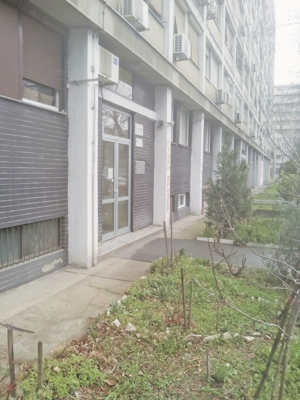 Muškarac skočio u smrt sa sedmog sprata!