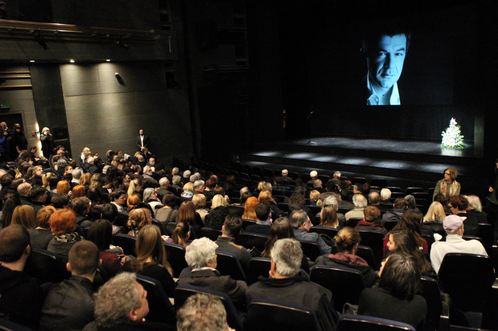 Glumci se u suzama oprostili od Nebojše Glogovca!