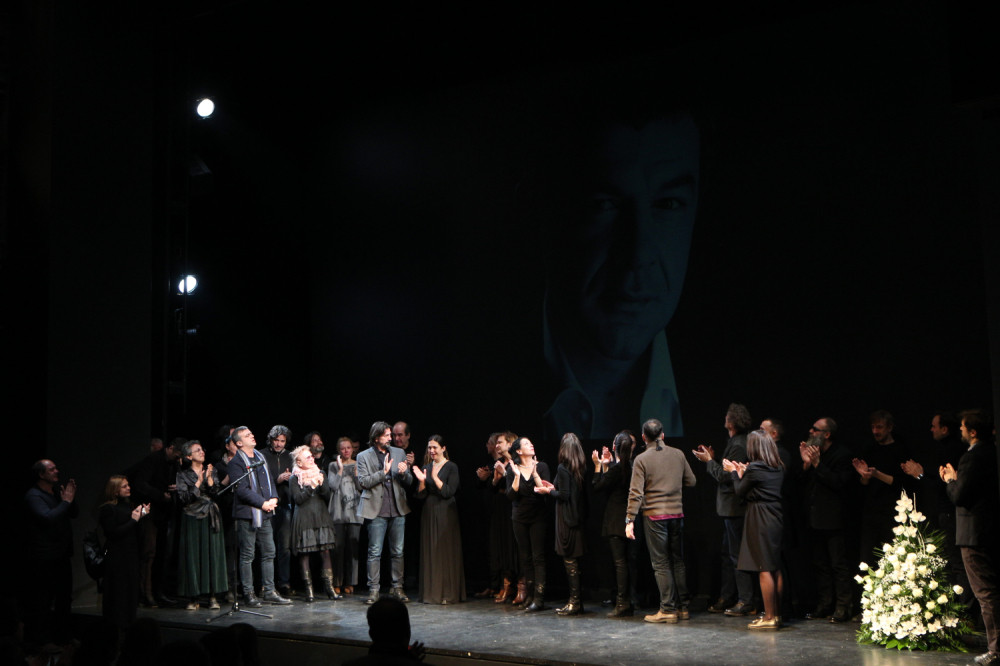 Poslednji aplauz za Nebojšu Glogovca