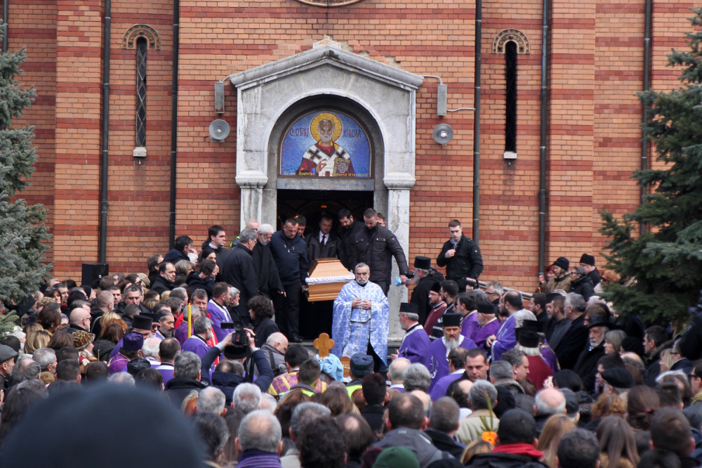 Supruga neutešna, sinovi nosili krst!