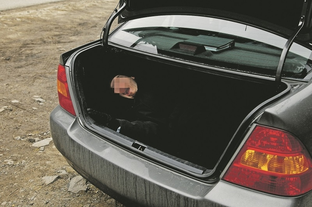 Izvozao i otmičare i policiju!