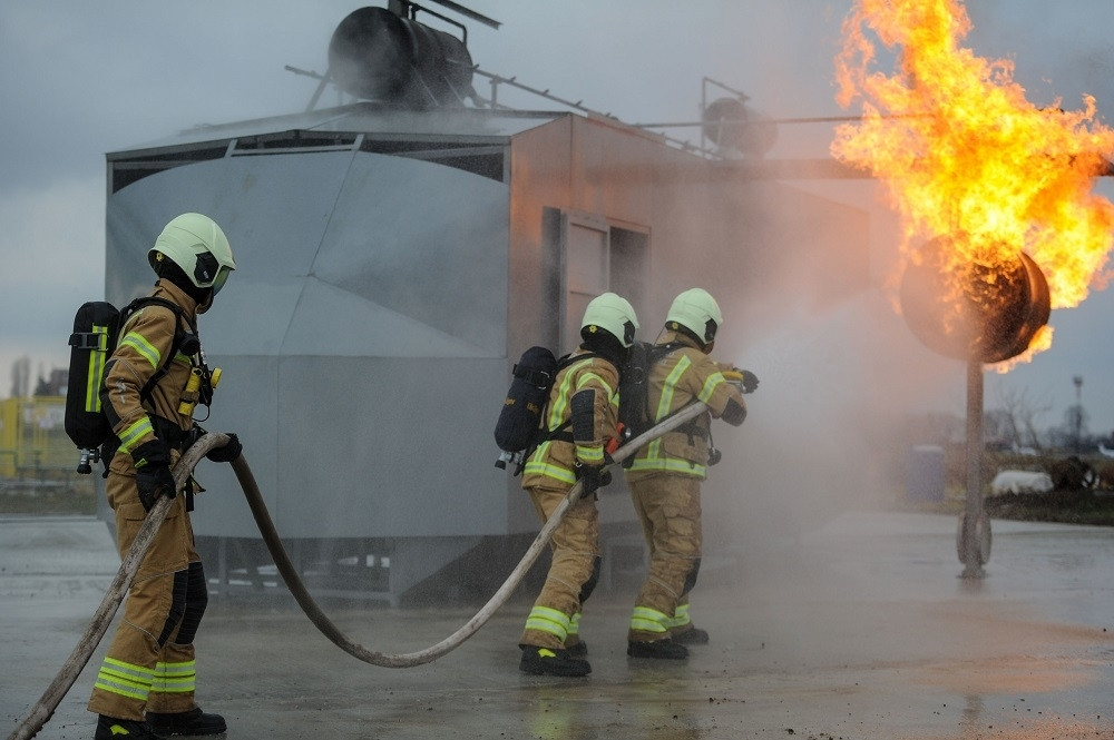 Vatrogasci ugasili požar na aerodromu "Nikola Tesla" (FOTO)
