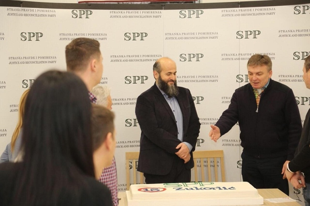 Ovako su članovi SSP čestitali Zukorliću rođendan