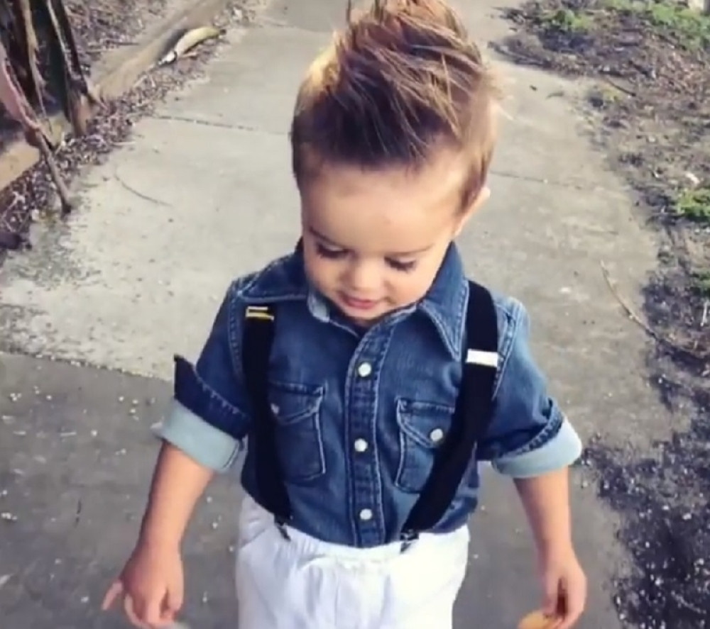 Svi pričaju o lepoti ovog dečaka, svet je očaran njegovim očima