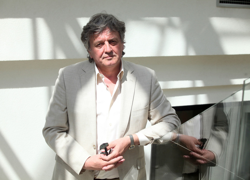 Dragi moji, živ sam! Oglasio se Radoš Bajić nakon što je prošao krizu usled korona virusa! (FOTO)